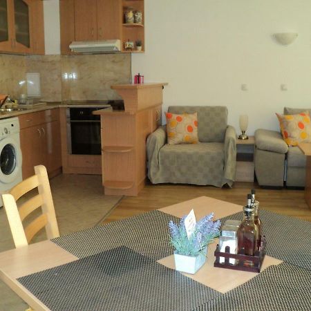 Meni Apartments And Guest Rooms Sozopol Exterior foto
