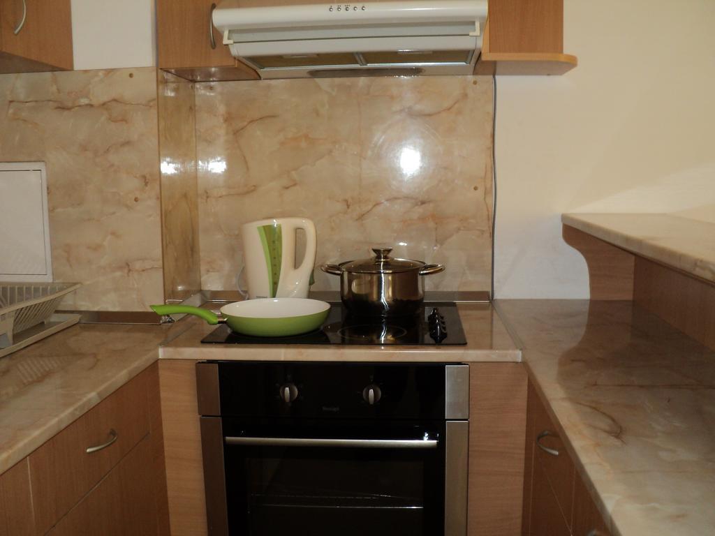 Meni Apartments And Guest Rooms Sozopol Exterior foto