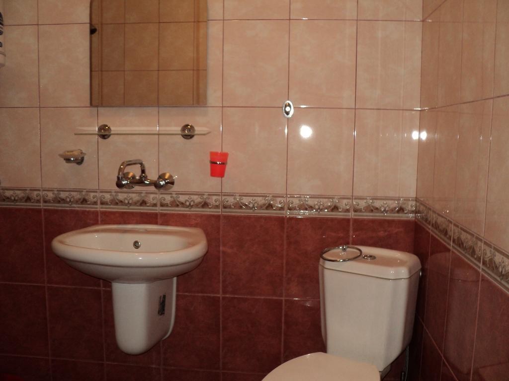 Meni Apartments And Guest Rooms Sozopol Exterior foto
