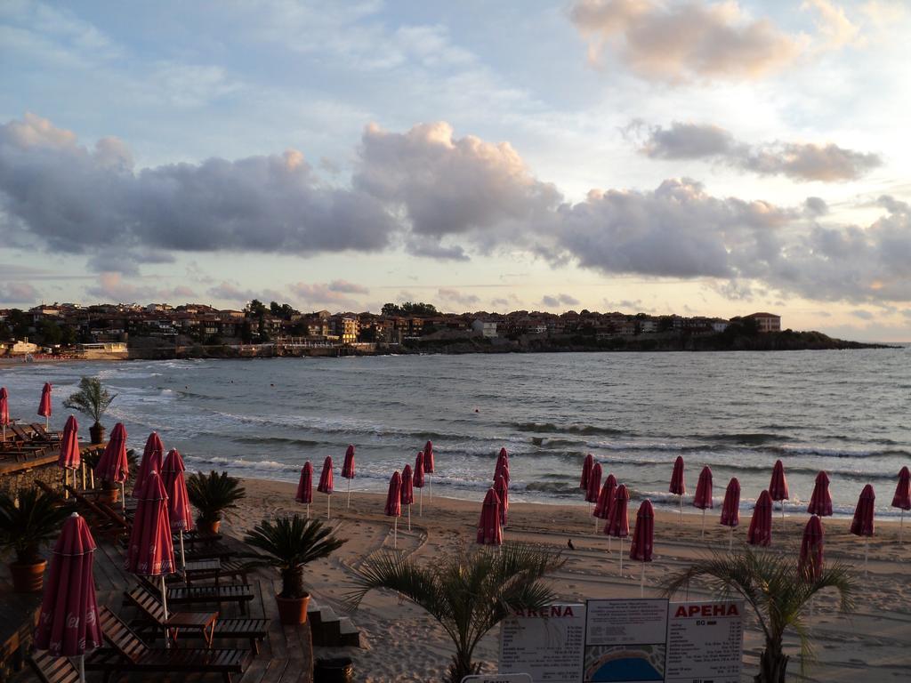 Meni Apartments And Guest Rooms Sozopol Exterior foto