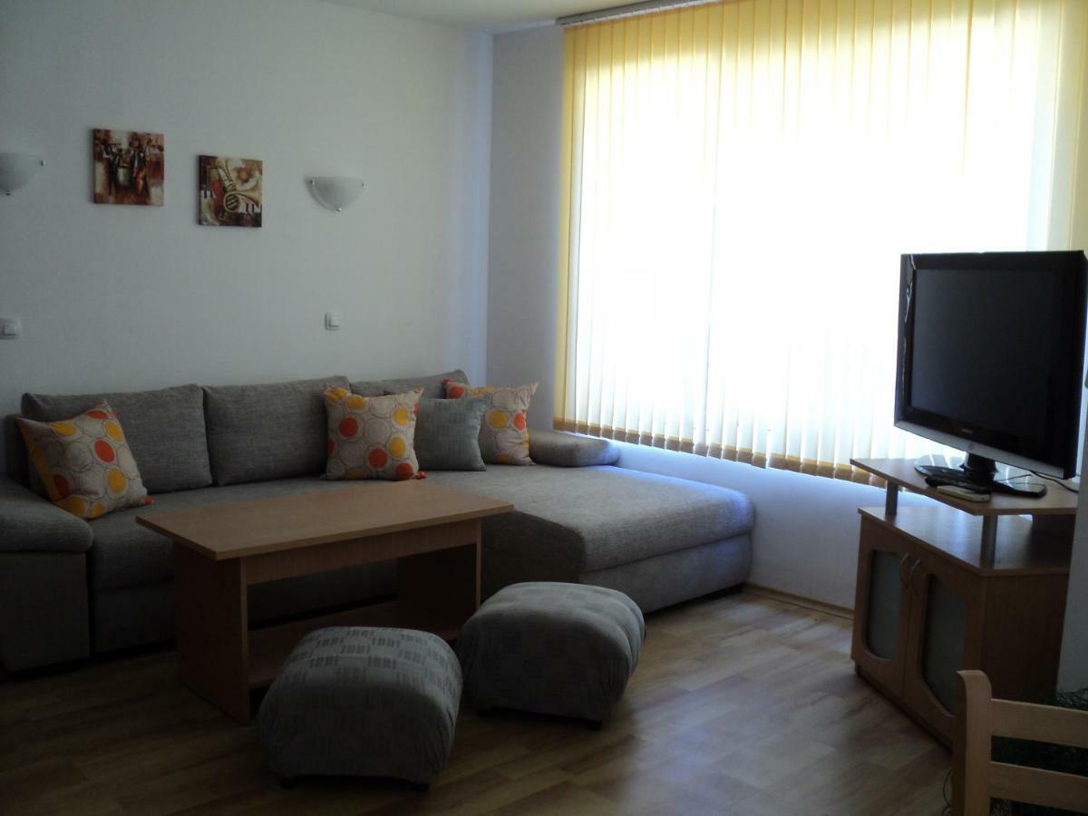Meni Apartments And Guest Rooms Sozopol Exterior foto